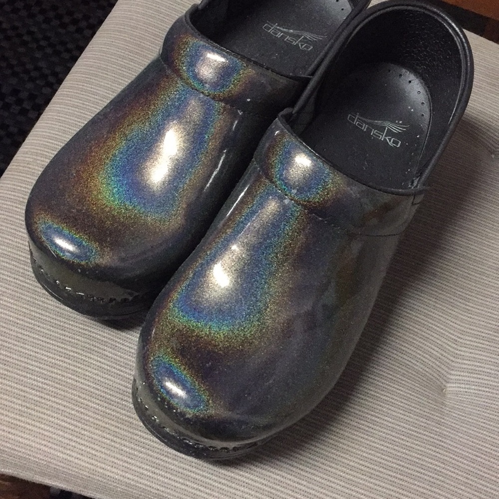 Size 8 dansko clogs metallic